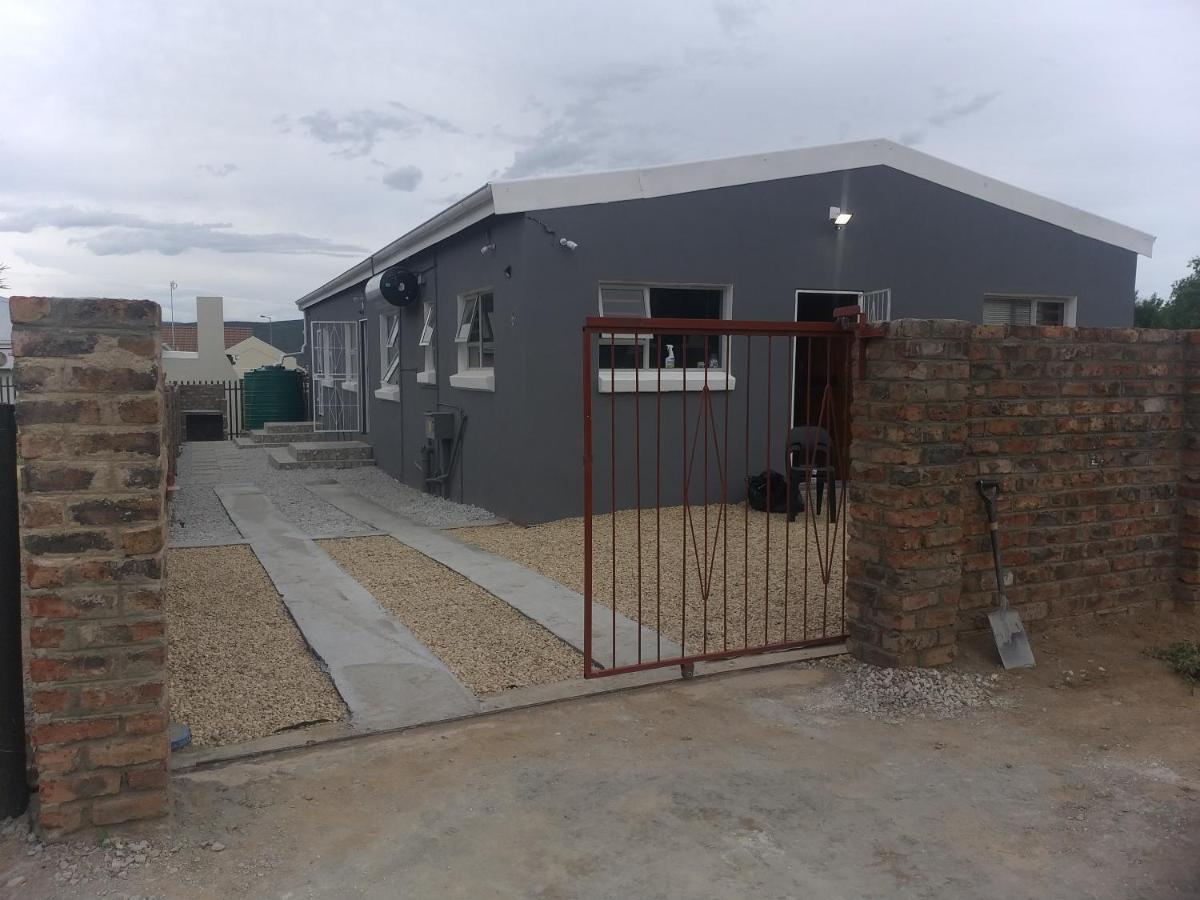 Graaff-Reinet Tj Self-Catering 아파트 외부 사진
